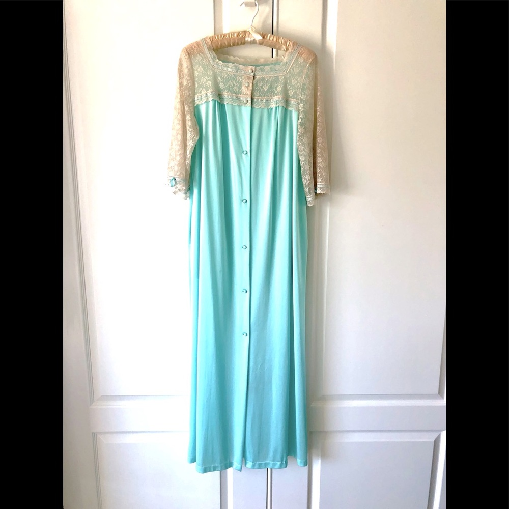 VTG 70s Kinickernick Front button Aqua long robe Lace yoke and sleeve size small